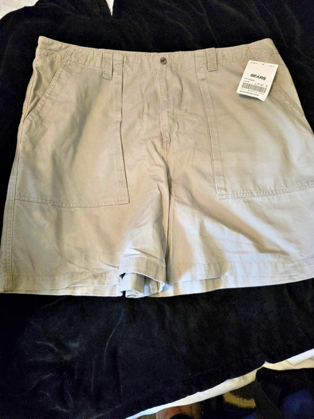 Cargo Shorts Beige Size 42 NWT